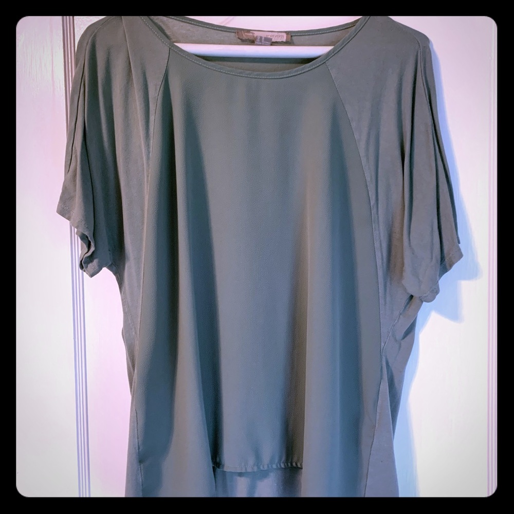 Loose, dressy tee